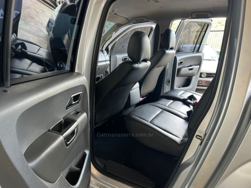 AMAROK 2.0 TRENDLINE 4X4 CD 16V TURBO INTERCOOLER DIESEL 4P MANUAL - 2013 - CAXIAS DO SUL