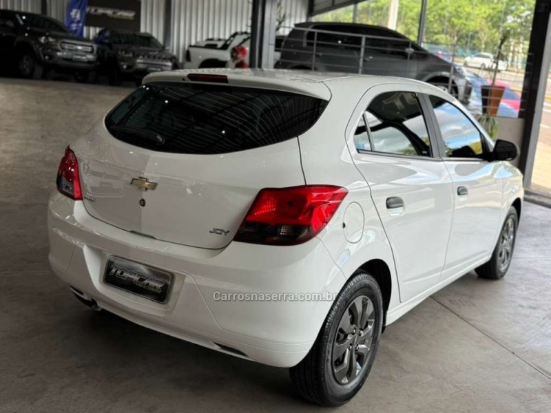 ONIX 1.0 JOY BLACK 8V FLEX 4P MANUAL - 2019 - CAMPO BOM