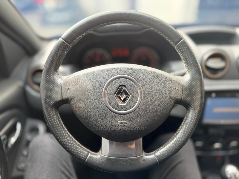 DUSTER 2.0 TECH ROAD 4X2 16V FLEX 4P MANUAL - 2014 - FARROUPILHA