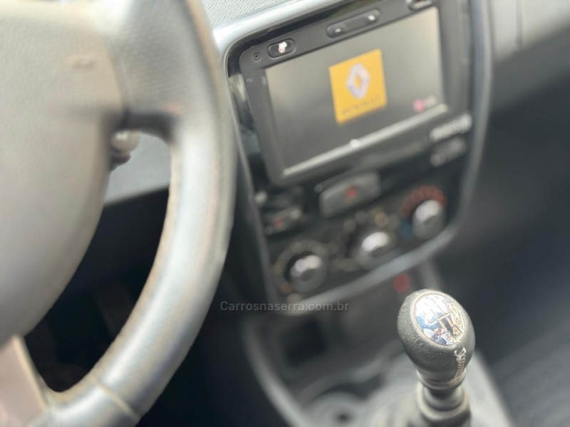 DUSTER 2.0 TECH ROAD 4X2 16V FLEX 4P MANUAL - 2014 - FARROUPILHA