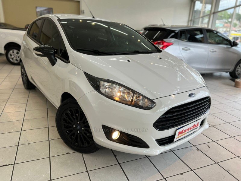FIESTA 1.6 SE HATCH 16V FLEX 4P MANUAL - 2017 - CAXIAS DO SUL