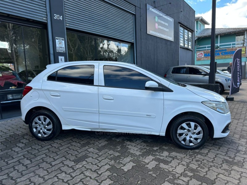 ONIX 1.0 LT 12V FLEX 4P MANUAL - 2014 - SãO LEOPOLDO