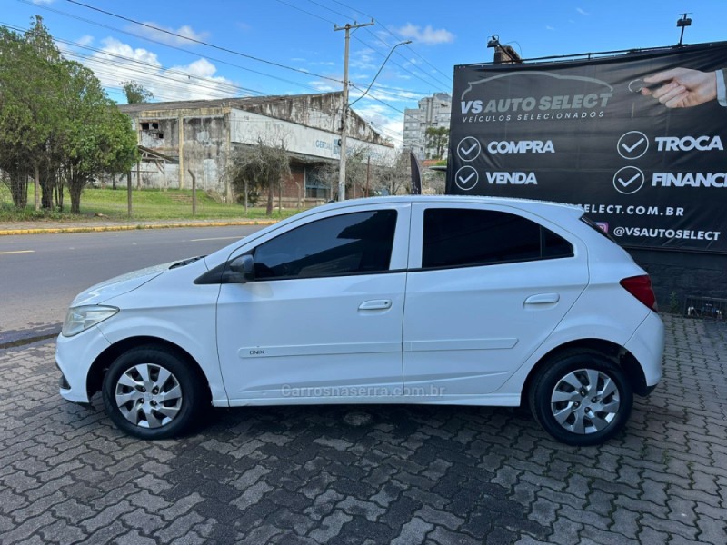 ONIX 1.0 LT 12V FLEX 4P MANUAL - 2014 - SãO LEOPOLDO