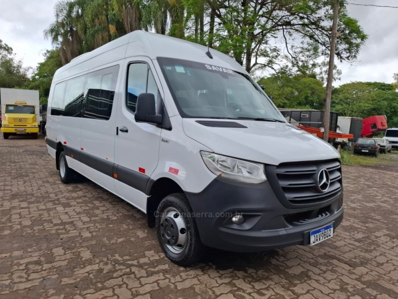 SPRINTER 2.2 CHASSI 516 EXTRA LONGO DIESEL 3P MANUAL - 2021 - PORTãO