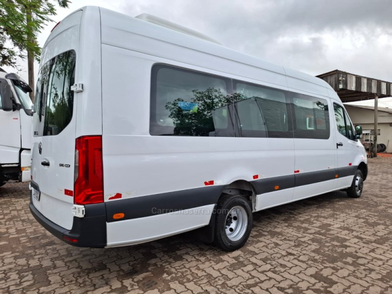 SPRINTER 2.2 CHASSI 516 EXTRA LONGO DIESEL 3P MANUAL - 2021 - PORTãO