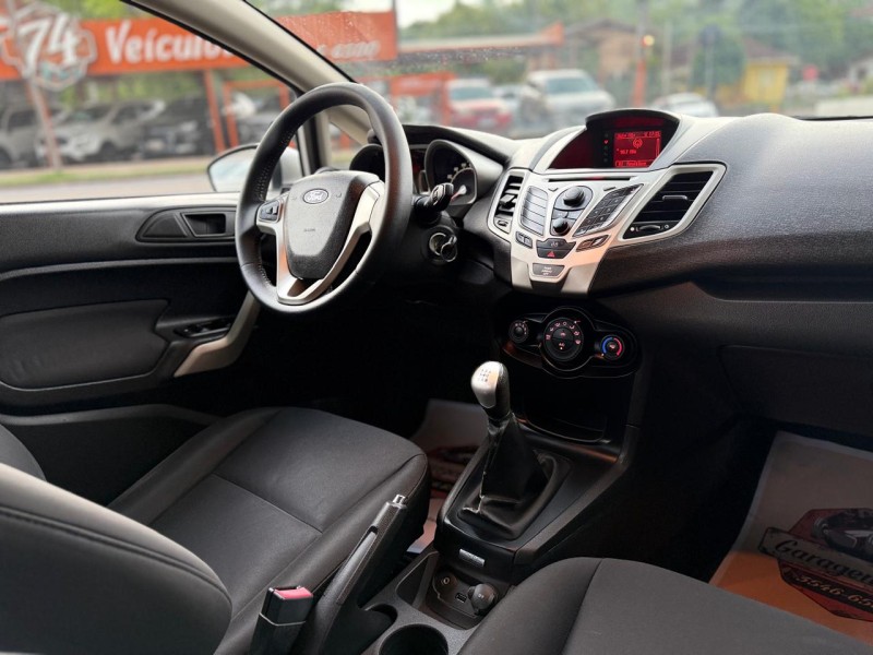FIESTA 1.6 SE SEDAN 16V FLEX 4P MANUAL - 2013 - TRêS COROAS