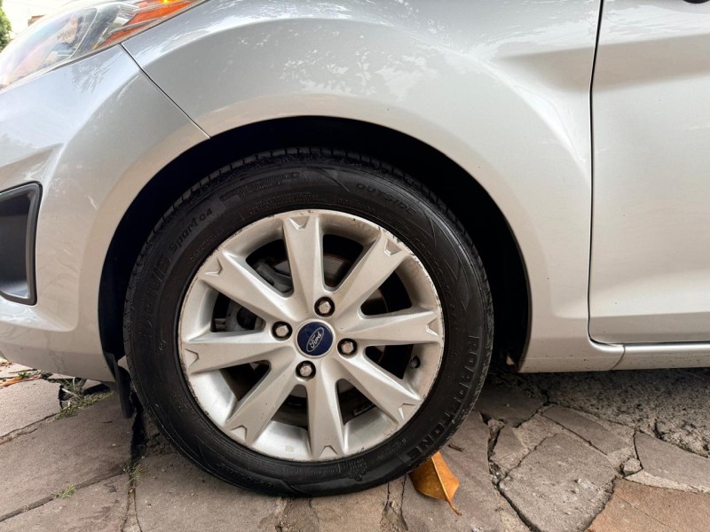 FIESTA 1.6 SE SEDAN 16V FLEX 4P MANUAL - 2013 - TRêS COROAS