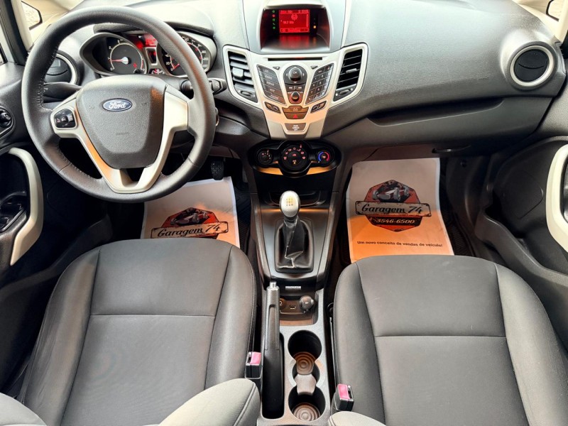 FIESTA 1.6 SE SEDAN 16V FLEX 4P MANUAL - 2013 - TRêS COROAS