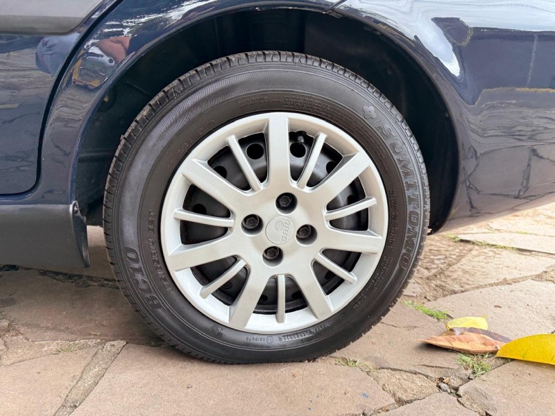 SIENA 1.0 MPI FIRE CELEBRATION 8V FLEX 4P MANUAL - 2011 - TRêS COROAS