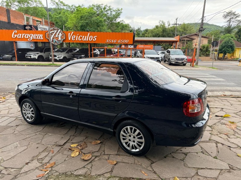 SIENA 1.0 MPI FIRE CELEBRATION 8V FLEX 4P MANUAL - 2011 - TRêS COROAS