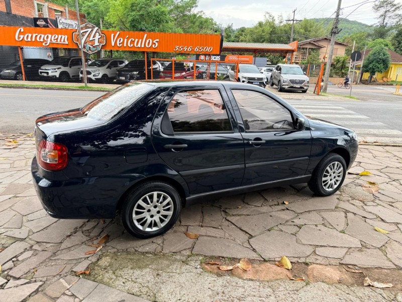 SIENA 1.0 MPI FIRE CELEBRATION 8V FLEX 4P MANUAL - 2011 - TRêS COROAS