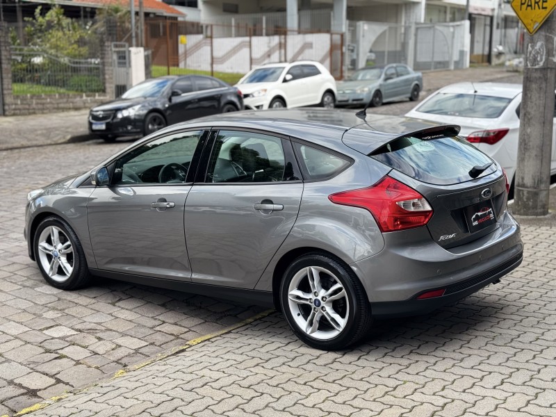 FOCUS 2.0 SE 16V FLEX 4P AUTOMÁTICO - 2014 - CAXIAS DO SUL