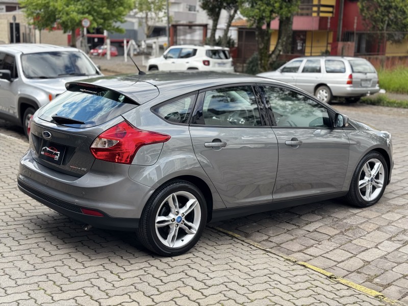 FOCUS 2.0 SE 16V FLEX 4P AUTOMÁTICO - 2014 - CAXIAS DO SUL