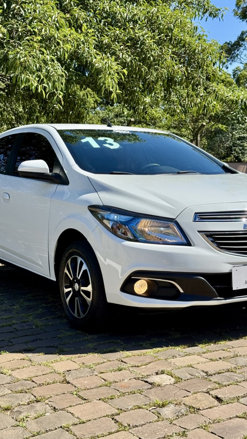 ONIX 1.4 MPFI LT 8V FLEX 4P MANUAL - 2013 - LAJEADO