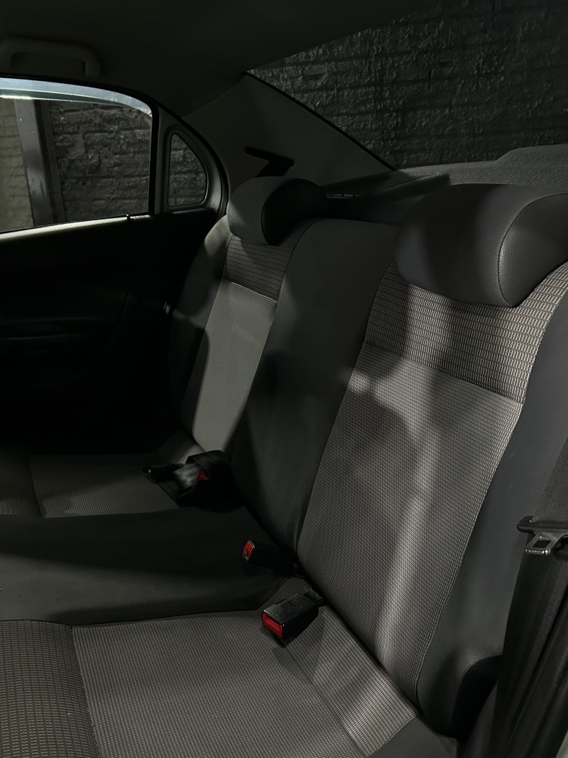 VOYAGE 1.0 MI CITY 8V FLEX 4P MANUAL - 2011 - FELIZ