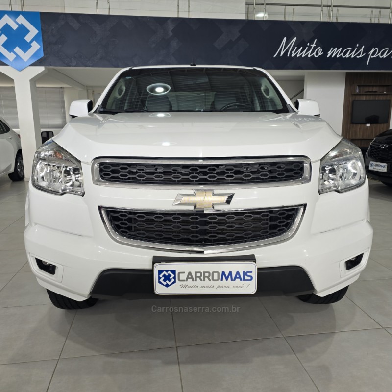 S10 2.4 MPFI ADVANTAGE 4X2 CD 8V FLEX 4P MANUAL - 2016 - SANTA CRUZ DO SUL