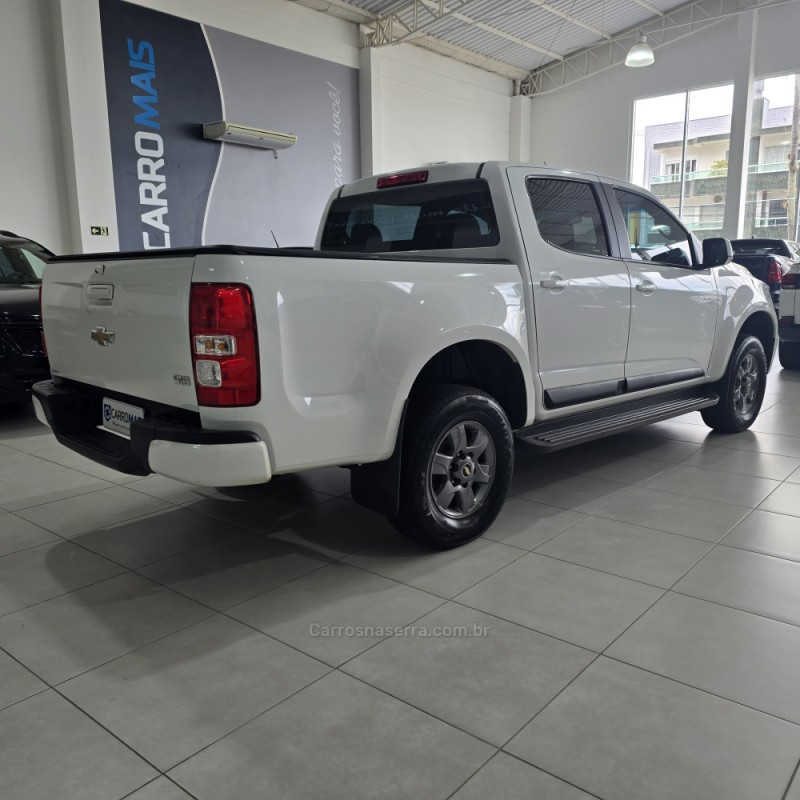 S10 2.4 MPFI ADVANTAGE 4X2 CD 8V FLEX 4P MANUAL - 2016 - SANTA CRUZ DO SUL