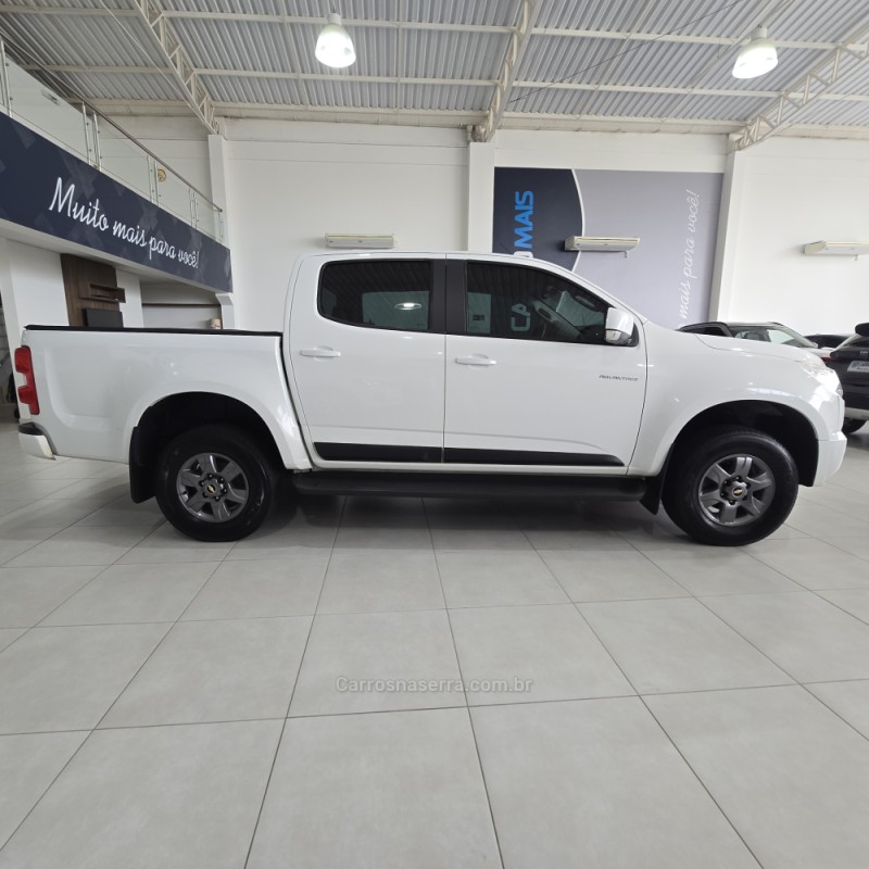 S10 2.4 MPFI ADVANTAGE 4X2 CD 8V FLEX 4P MANUAL - 2016 - SANTA CRUZ DO SUL