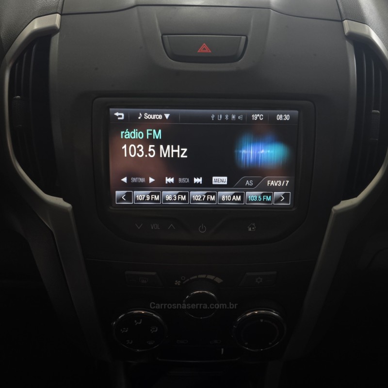 S10 2.4 MPFI ADVANTAGE 4X2 CD 8V FLEX 4P MANUAL - 2016 - SANTA CRUZ DO SUL