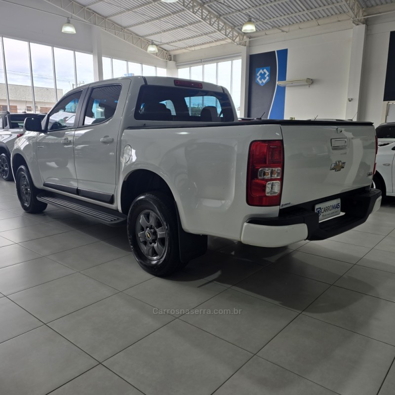 S10 2.4 MPFI ADVANTAGE 4X2 CD 8V FLEX 4P MANUAL - 2016 - SANTA CRUZ DO SUL