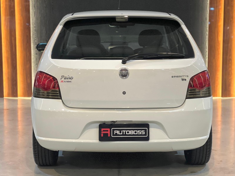 PALIO 1.4 EVO ATTRACTIVE BEST SELLER 8V FLEX 4P MANUAL - 2011 - NOVO HAMBURGO