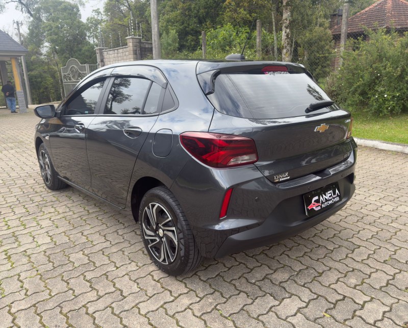 ONIX 1.0 LT 12V TURBO FLEX 4P MANUAL - 2024 - CANELA