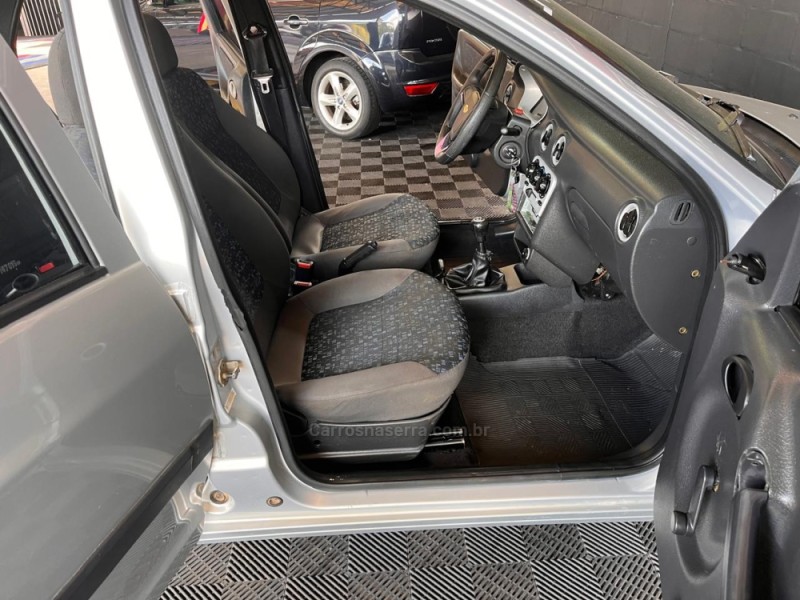 CELTA 1.0 MPFI SUPER 8V FLEX 4P MANUAL - 2004 - CAXIAS DO SUL