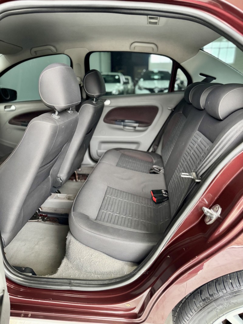 VOYAGE 1.6 MI HIGHLINE 8V FLEX 4P MANUAL - 2015 - CAXIAS DO SUL