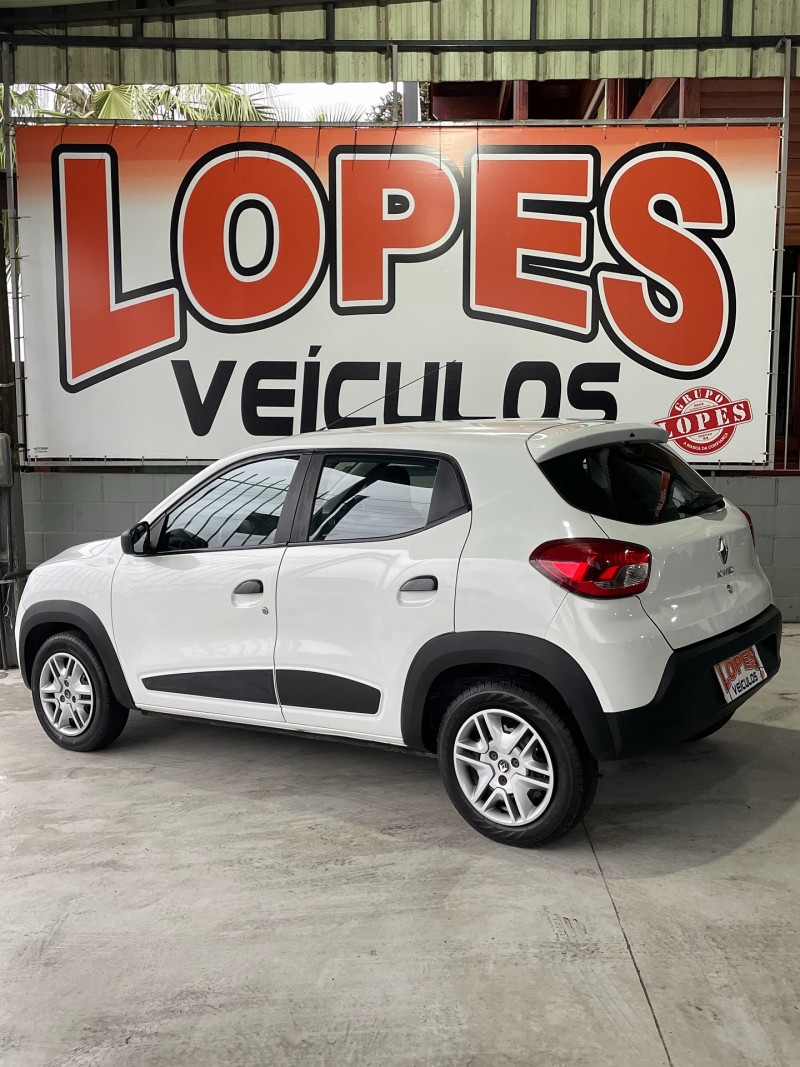 KWID 1.0 12V SCE FLEX LIFE MANUAL - 2022 - PORTãO