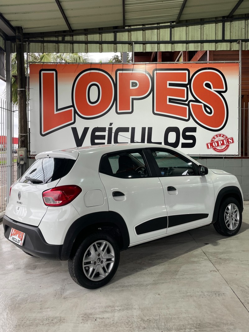 KWID 1.0 12V SCE FLEX LIFE MANUAL - 2022 - PORTãO