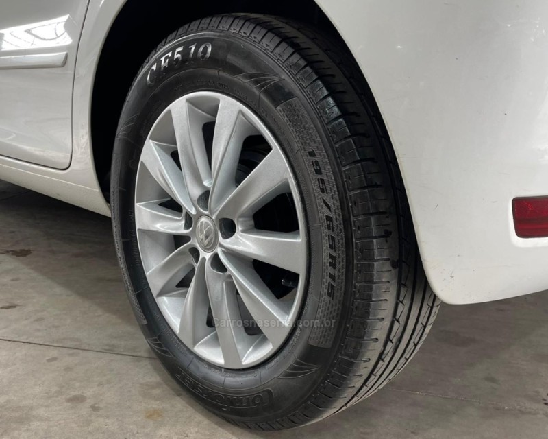 FOX 1.6 MI 8V FLEX 4P MANUAL - 2013 - VACARIA