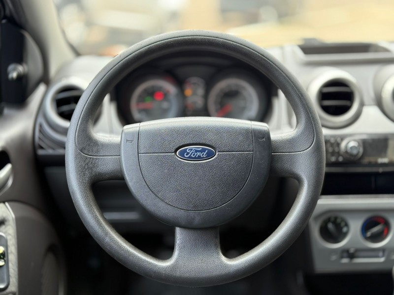 FIESTA 1.6 MPI CLASS HATCH 8V FLEX 4P MANUAL - 2013 - LAGOA VERMELHA