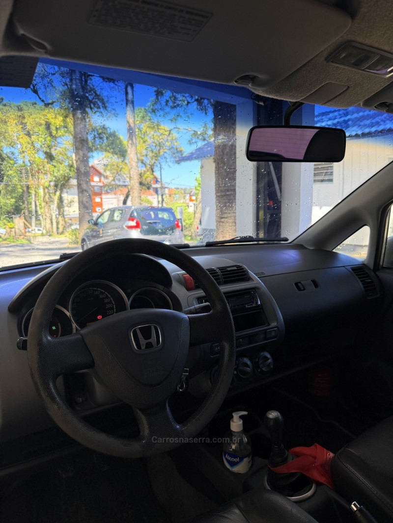 FIT 1.4 LXL 16V FLEX 4P MANUAL - 2005 - CANELA