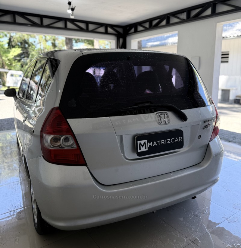 FIT 1.4 LXL 16V FLEX 4P MANUAL - 2005 - CANELA