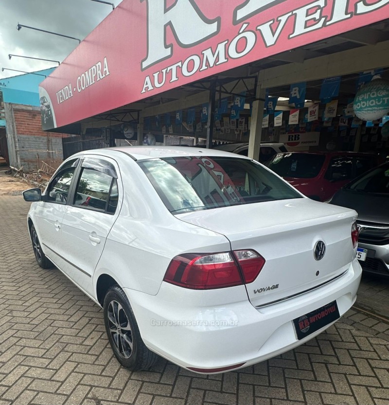 VOYAGE 1.0 MI CITY 8V FLEX 4P MANUAL - 2013 - PAROBé