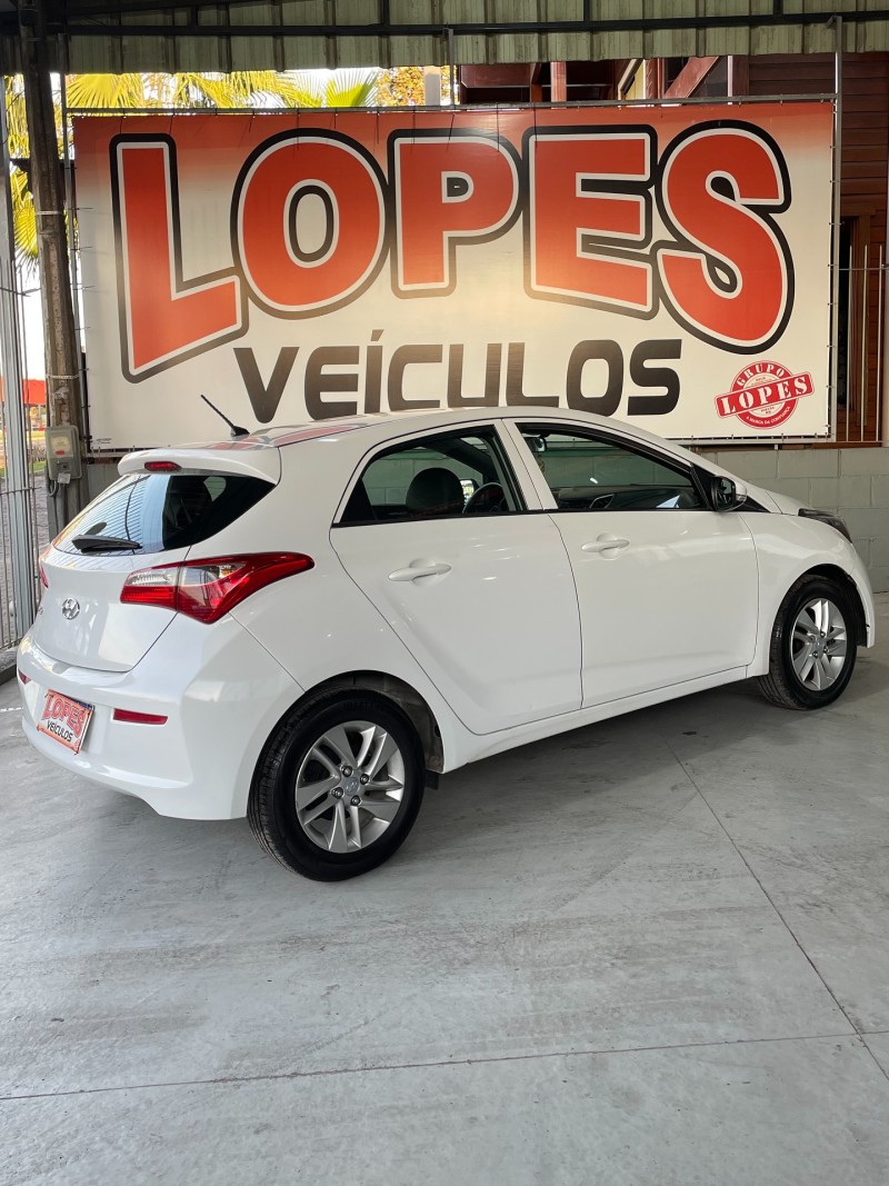 HB20 1.0 COMFORT PLUS 12V FLEX 4P MANUAL - 2017 - PORTãO