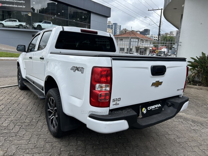 S10 2.8 LS 4X4 CD 16V TURBO DIESEL 4P MANUAL - 2022 - FARROUPILHA