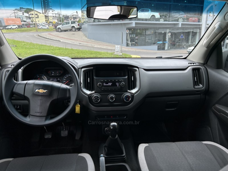 S10 2.8 LS 4X4 CD 16V TURBO DIESEL 4P MANUAL - 2022 - FARROUPILHA