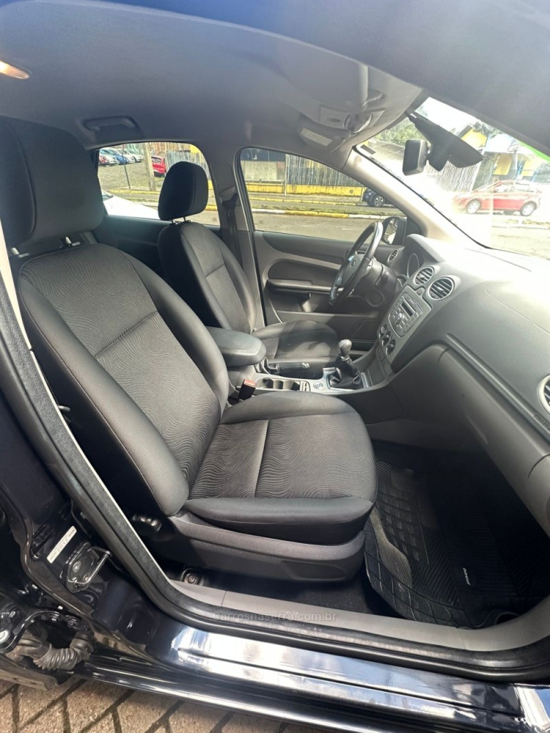 FOCUS 2.0 SEDAN 16V GASOLINA 4P MANUAL - 2013 - PAROBé