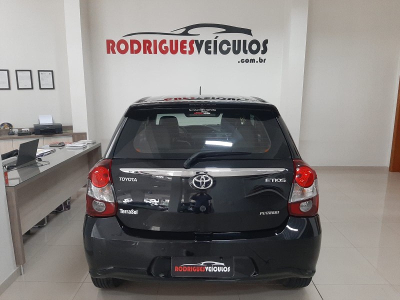 ETIOS 1.5 PLATINUM 16V FLEX 4P AUTOMÁTICO - 2018 - CAXIAS DO SUL