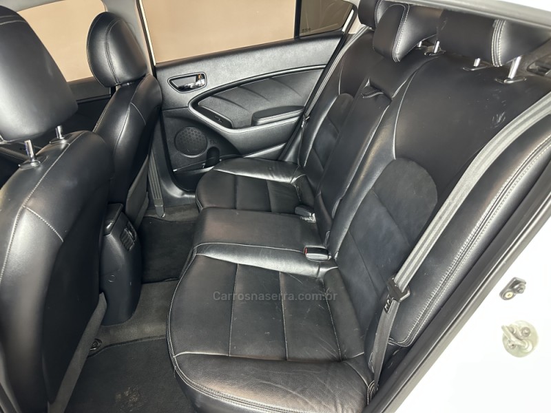 CERATO 1.6 SX3 16V FLEX 4P AUTOMÁTICO - 2016 - SAPIRANGA