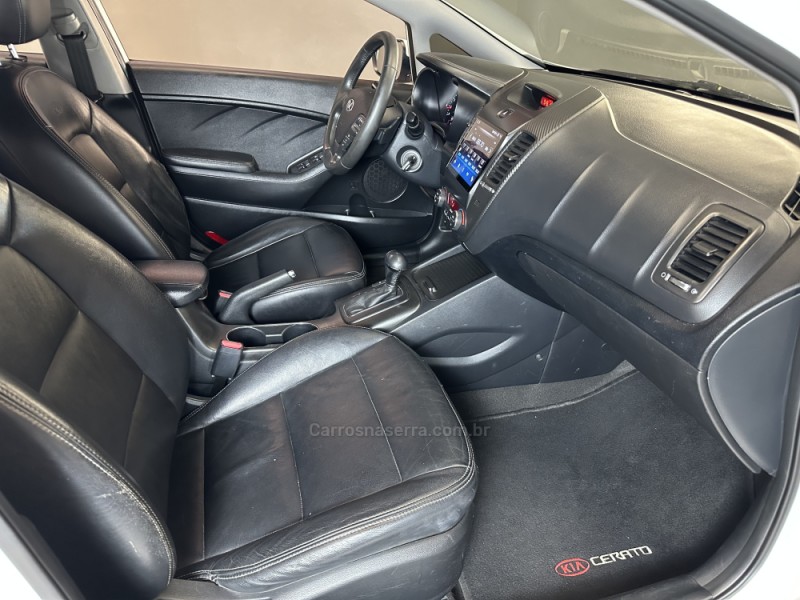 CERATO 1.6 SX3 16V FLEX 4P AUTOMÁTICO - 2016 - SAPIRANGA