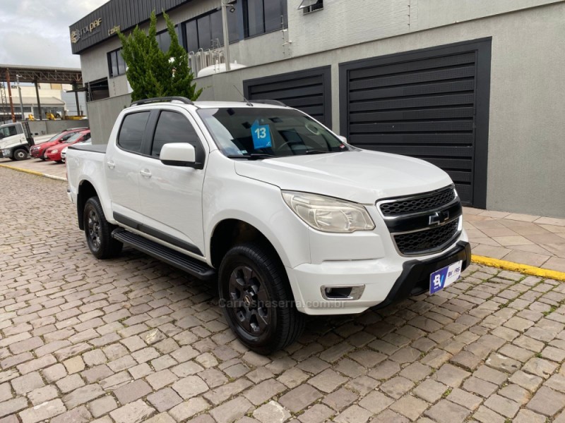 S10 2.4 LS 4X2 CD 8V FLEX 4P MANUAL - 2013 - CAXIAS DO SUL