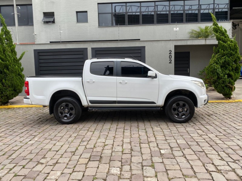 S10 2.4 LS 4X2 CD 8V FLEX 4P MANUAL - 2013 - CAXIAS DO SUL