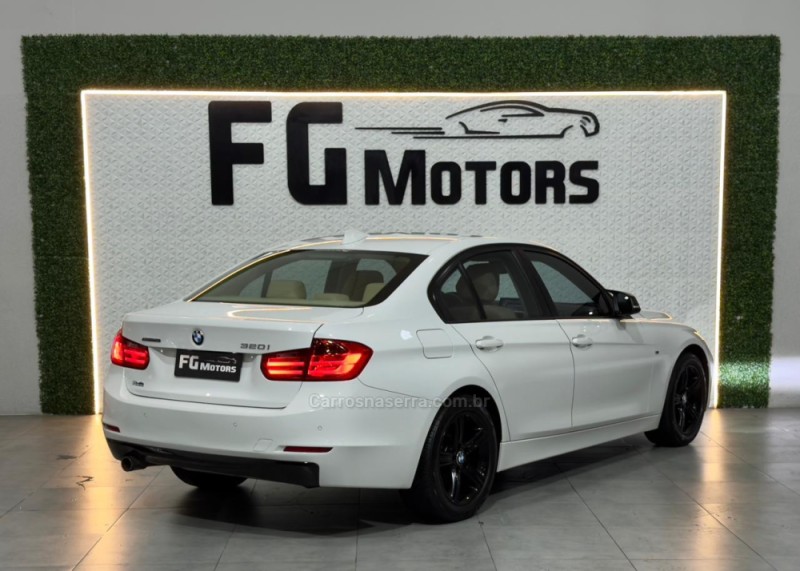 320I 2.0 16V TURBO ACTIVE FLEX 4P AUTOMÁTICO - 2015 - NOVO HAMBURGO