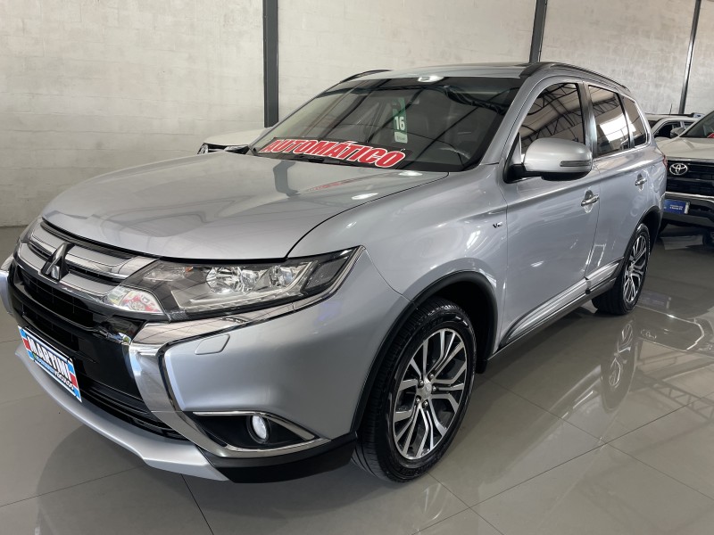 OUTLANDER 3.0 4X4 V6 24V GASOLINA 4P AUTOMÁTICO - 2016 - CAXIAS DO SUL