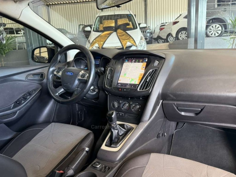 FOCUS 1.6 SE 16V FLEX 4P MANUAL - 2014 - CAMPO BOM