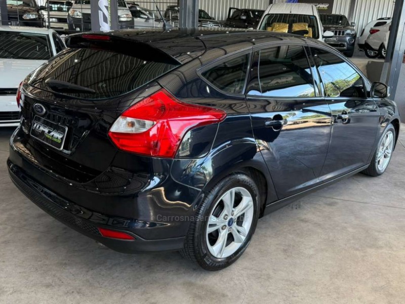 FOCUS 1.6 SE 16V FLEX 4P MANUAL - 2014 - CAMPO BOM