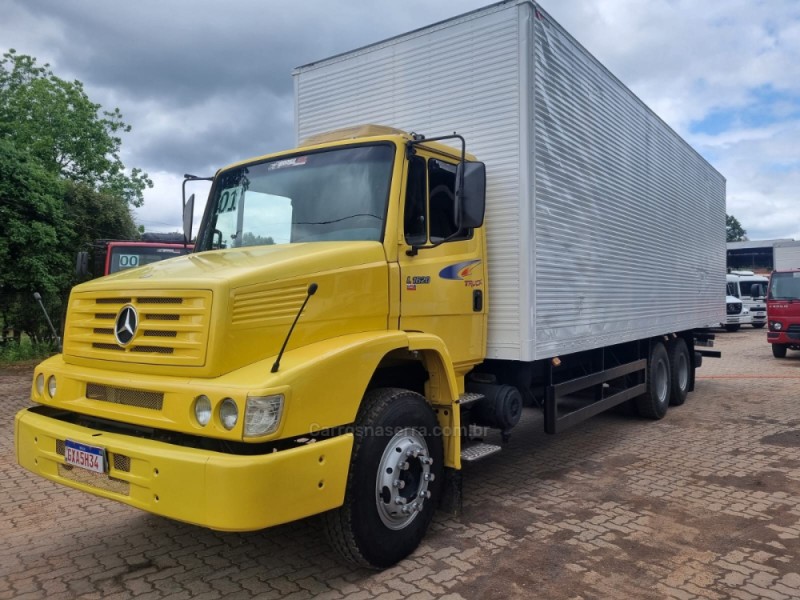 l 1620 3 eixos 2001 portao