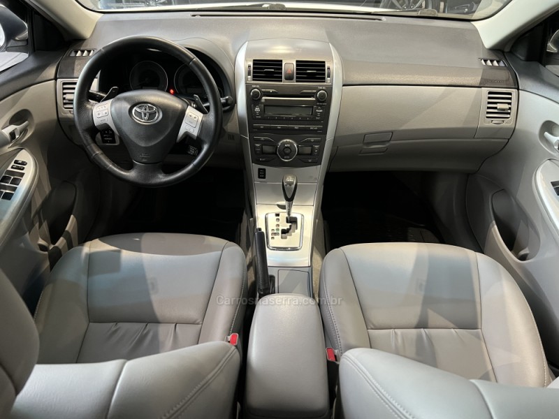 COROLLA 2.0 XEI 16V FLEX 4P AUTOMÁTICO - 2013 - CAXIAS DO SUL